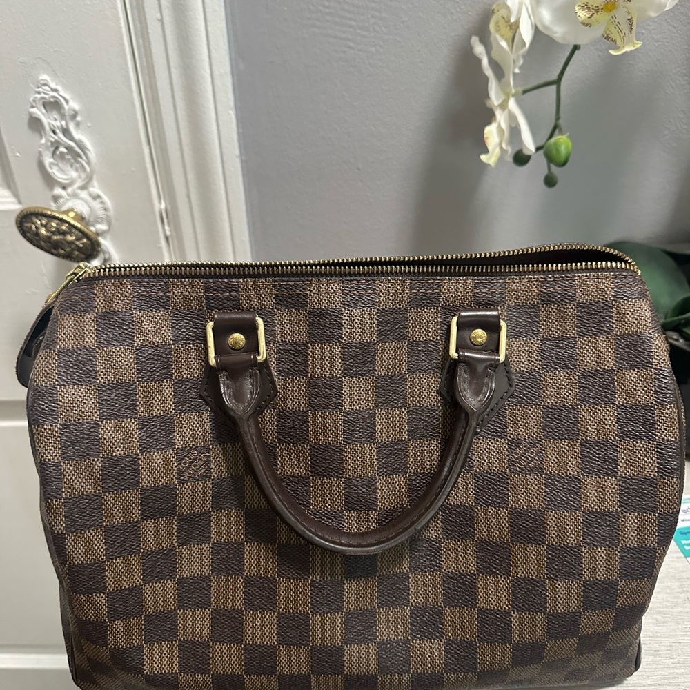 Louis Vuitton
Damier Ebene Speedy 35